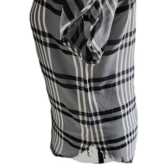 Silk Plaid Windowpane Short Cap Sleeves Round Neck Blouse by Mary Ann Restivo - Picture 8 of 10